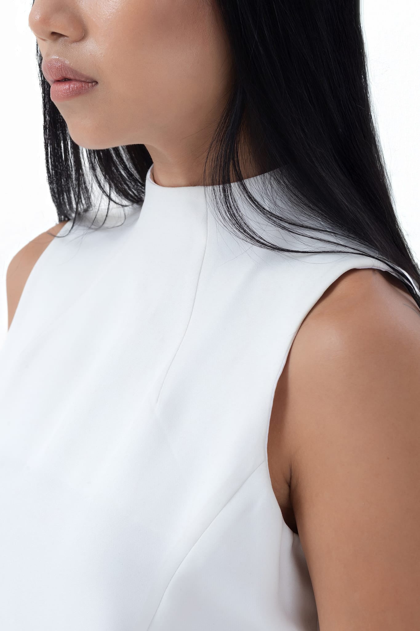 HIGH-NECK DRESS